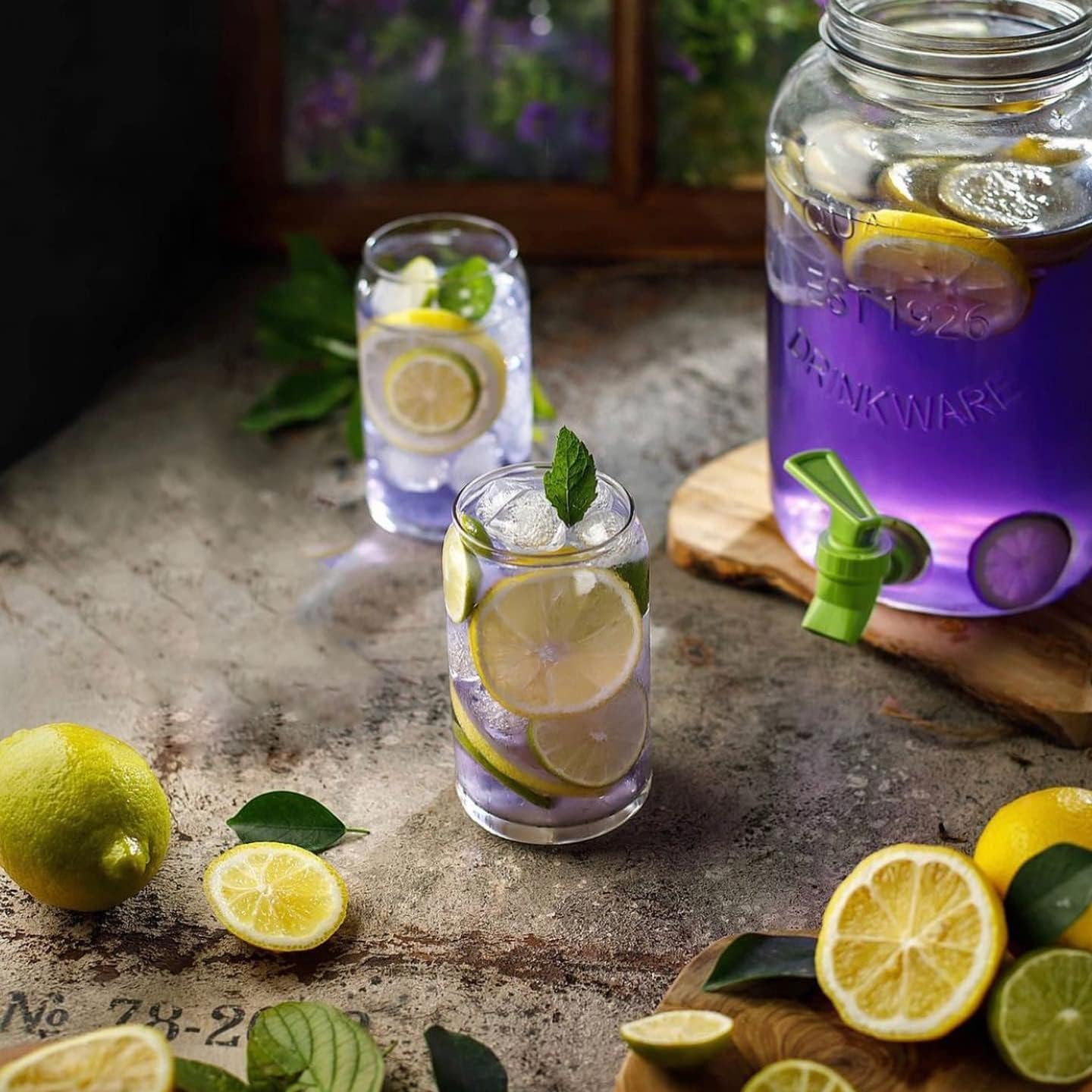Le'raze Set of 10 Patented Can Shaped® Drinking Glasses - 16oz Clear Irish Glass Cups for Margarita, Cocktails, Iced Coffee, Tea, Soda, Whiskey, Water and Beer.